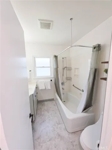 5502 Carfax Avenue, Lakewood, California 90713