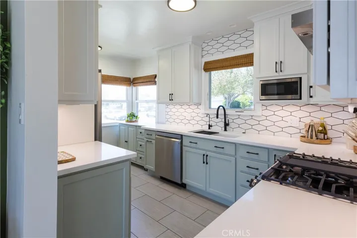 5502 Carfax Avenue, Lakewood, California 90713