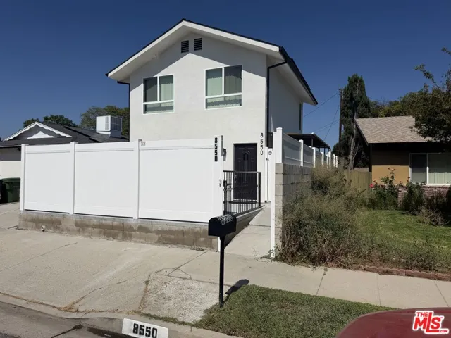 8550 Gloria Avenue, Los Angeles, California 91343