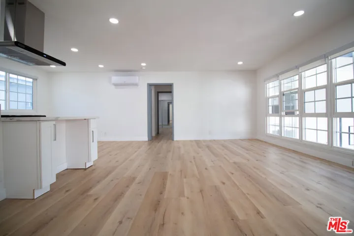 Livingroom / dining area
