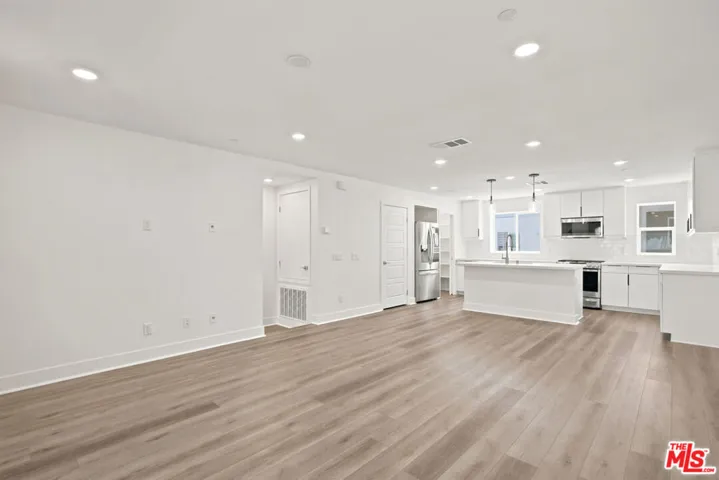 5262 N Rainier Way, Valley Village, California 91607