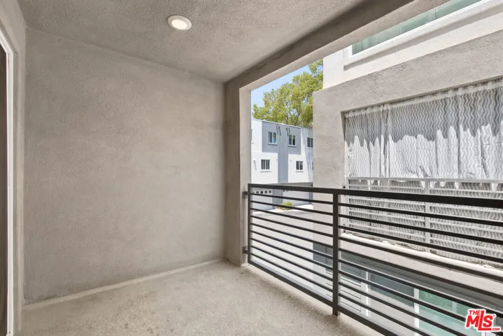 5262 N Rainier Way, Valley Village, California 91607
