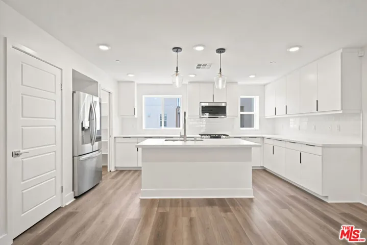 5262 N Rainier Way, Valley Village, California 91607