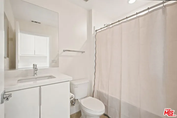 5262 N Rainier Way, Valley Village, California 91607