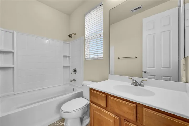 Bathroom Upstairs 3