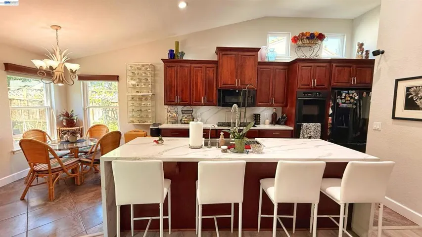 406 Stanford St, Vacaville, California 95687