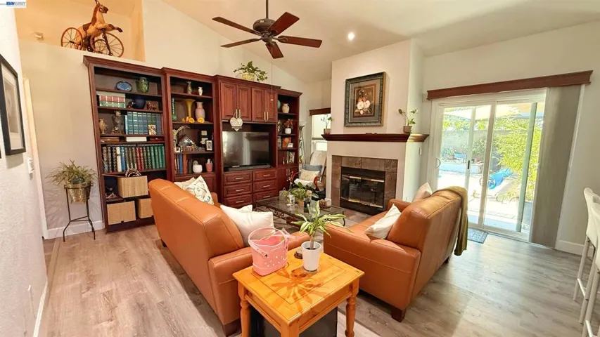 406 Stanford St, Vacaville, California 95687