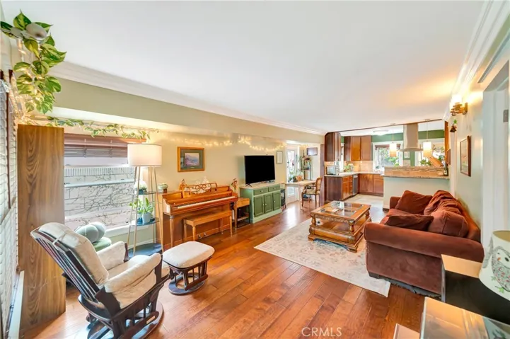 720 S Parton, Santa Ana, California 92701