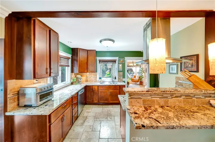 720 S Parton, Santa Ana, California 92701