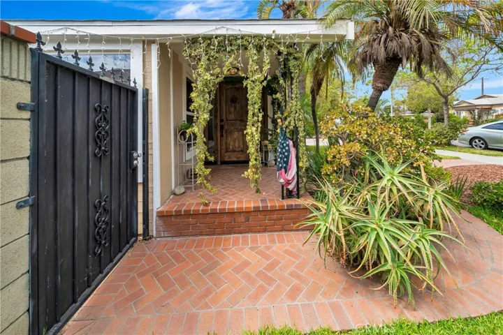 720 S Parton, Santa Ana, California 92701