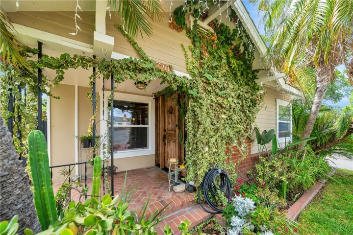 720 S Parton, Santa Ana, California 92701