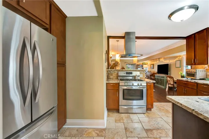 720 S Parton, Santa Ana, California 92701