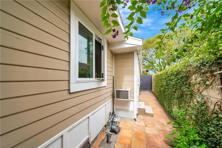 720 S Parton, Santa Ana, California 92701