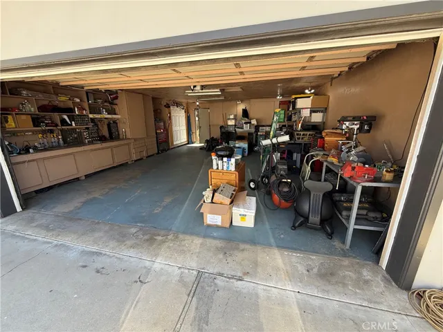 Oversized garage Interior 1