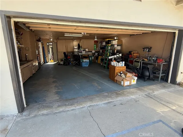 Oversized garage Interior 2