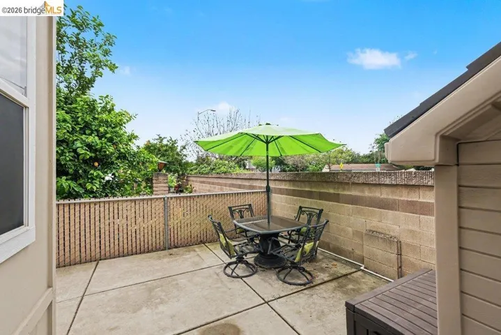View of patio / terrace with outdoor dining space