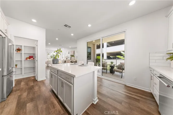 123 Citysquare, Irvine, California 92614