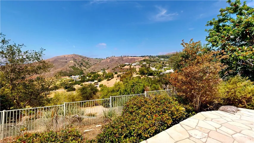 3339 Paseo Del Sol, Calabasas, California 91302