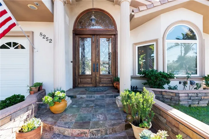 8252 Dancy Circle, Huntington Beach, California 92646