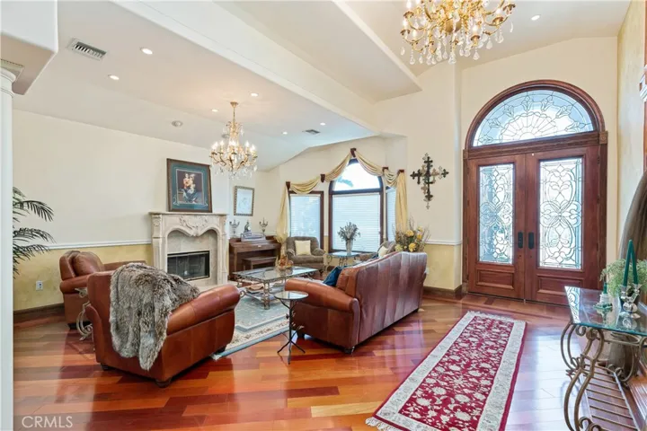 8252 Dancy Circle, Huntington Beach, California 92646