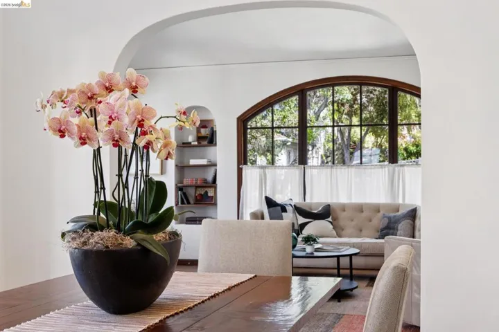 2558 Hilgard Ave, Berkeley, California 94709
