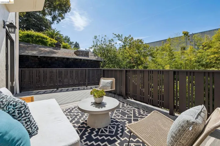 2558 Hilgard Ave, Berkeley, California 94709