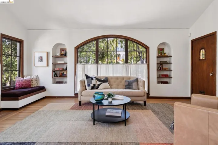 2558 Hilgard Ave, Berkeley, California 94709