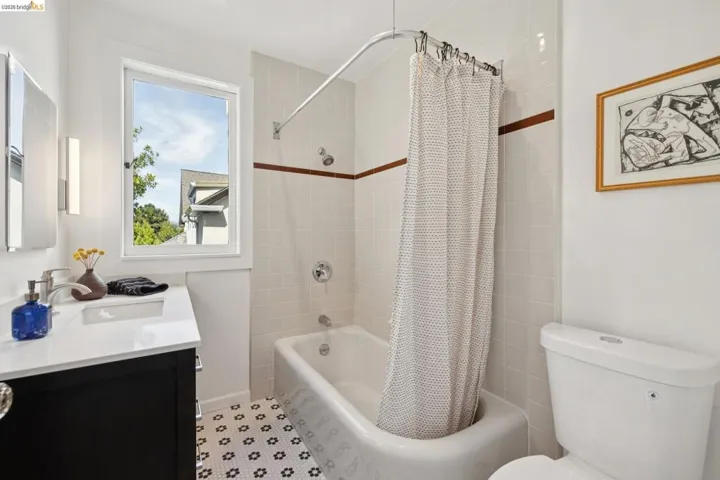 2558 Hilgard Ave, Berkeley, California 94709