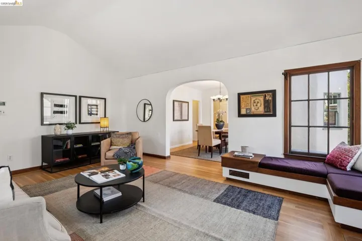 2558 Hilgard Ave, Berkeley, California 94709