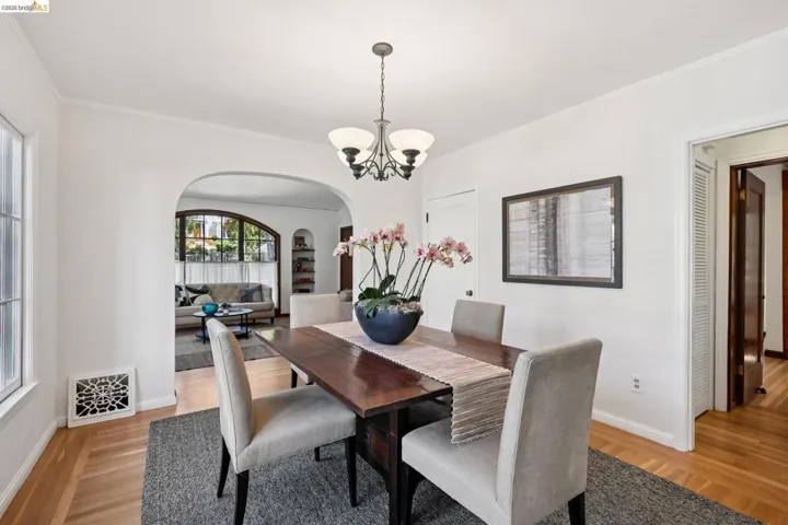 2558 Hilgard Ave, Berkeley, California 94709