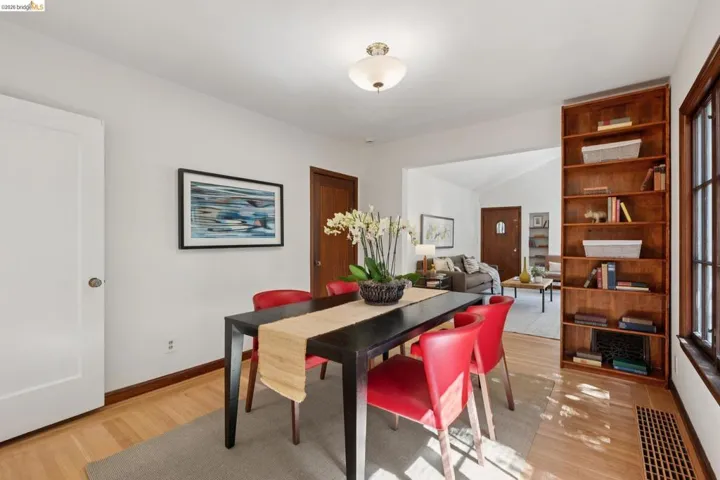 2558 Hilgard Ave, Berkeley, California 94709