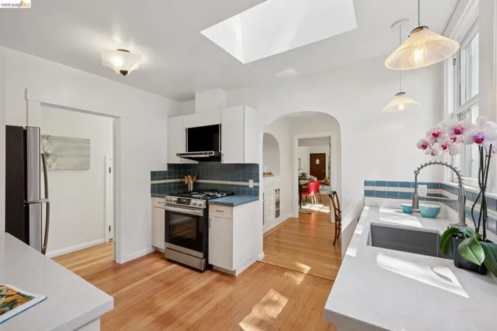 2558 Hilgard Ave, Berkeley, California 94709
