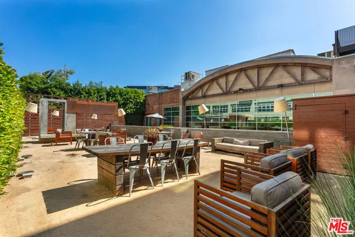 527 Molino Street 202, Los Angeles, California 90013