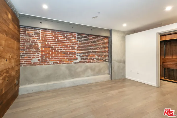 527 Molino Street 202, Los Angeles, California 90013