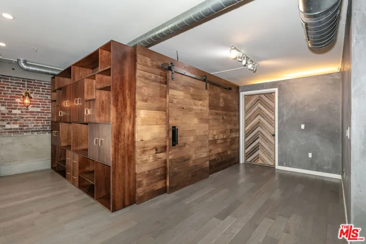 527 Molino Street 202, Los Angeles, California 90013