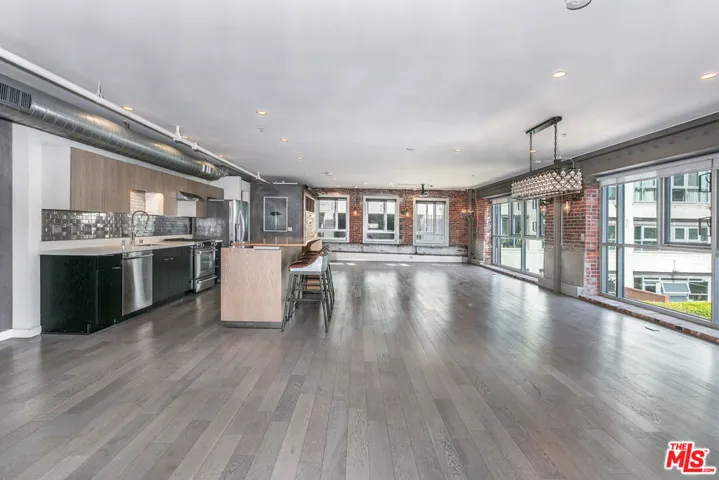 527 Molino Street 202, Los Angeles, California 90013