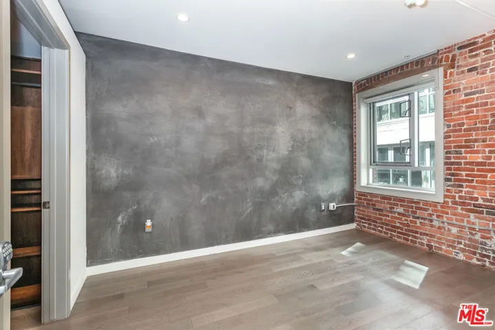527 Molino Street 202, Los Angeles, California 90013