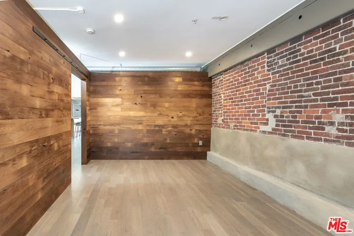 527 Molino Street 202, Los Angeles, California 90013