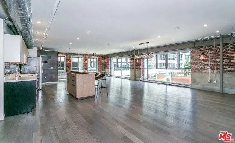 527 Molino Street 202, Los Angeles, California 90013