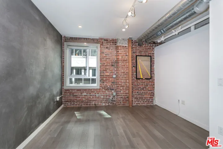527 Molino Street 202, Los Angeles, California 90013