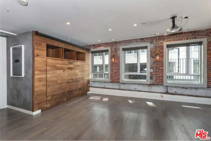 527 Molino Street 202, Los Angeles, California 90013