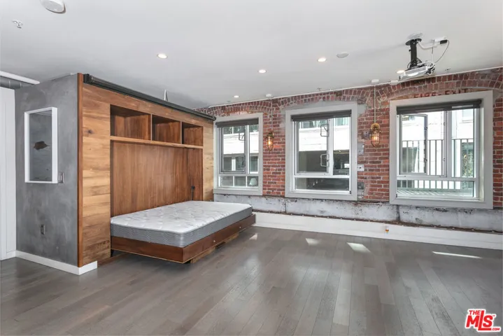 527 Molino Street 202, Los Angeles, California 90013