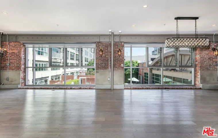 527 Molino Street 202, Los Angeles, California 90013