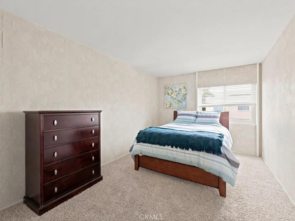 2nd bedroom with walk-in closet