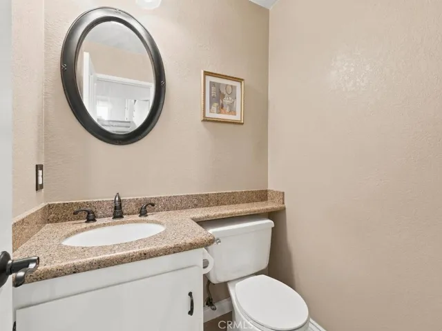 Downstairs 1/2 bathroom