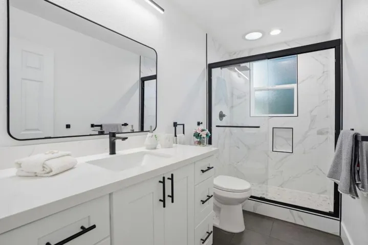 17 Yarnall Place, Redwood City, California 94063