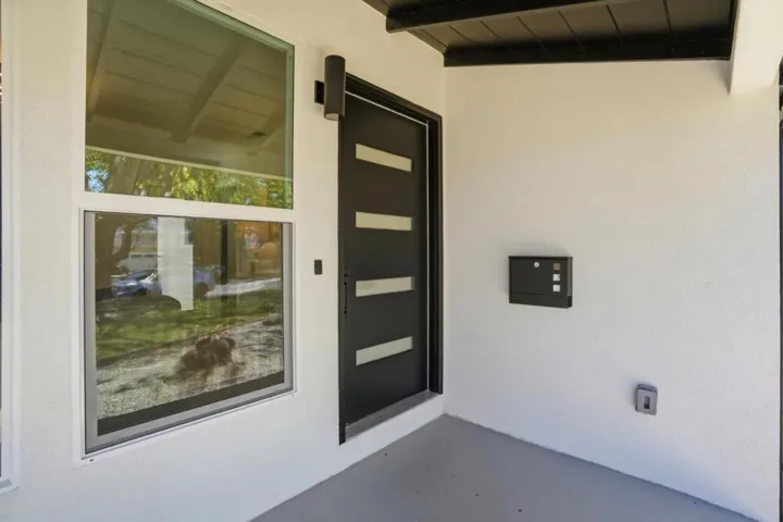 17 Yarnall Place, Redwood City, California 94063