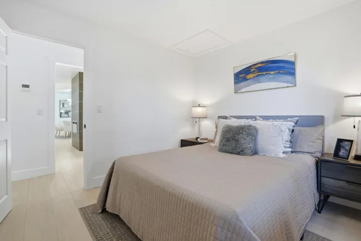 17 Yarnall Place, Redwood City, California 94063