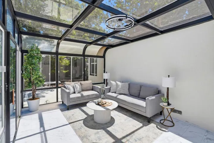 17 Yarnall Place, Redwood City, California 94063