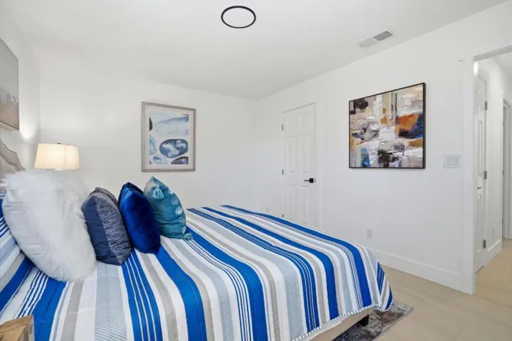 17 Yarnall Place, Redwood City, California 94063